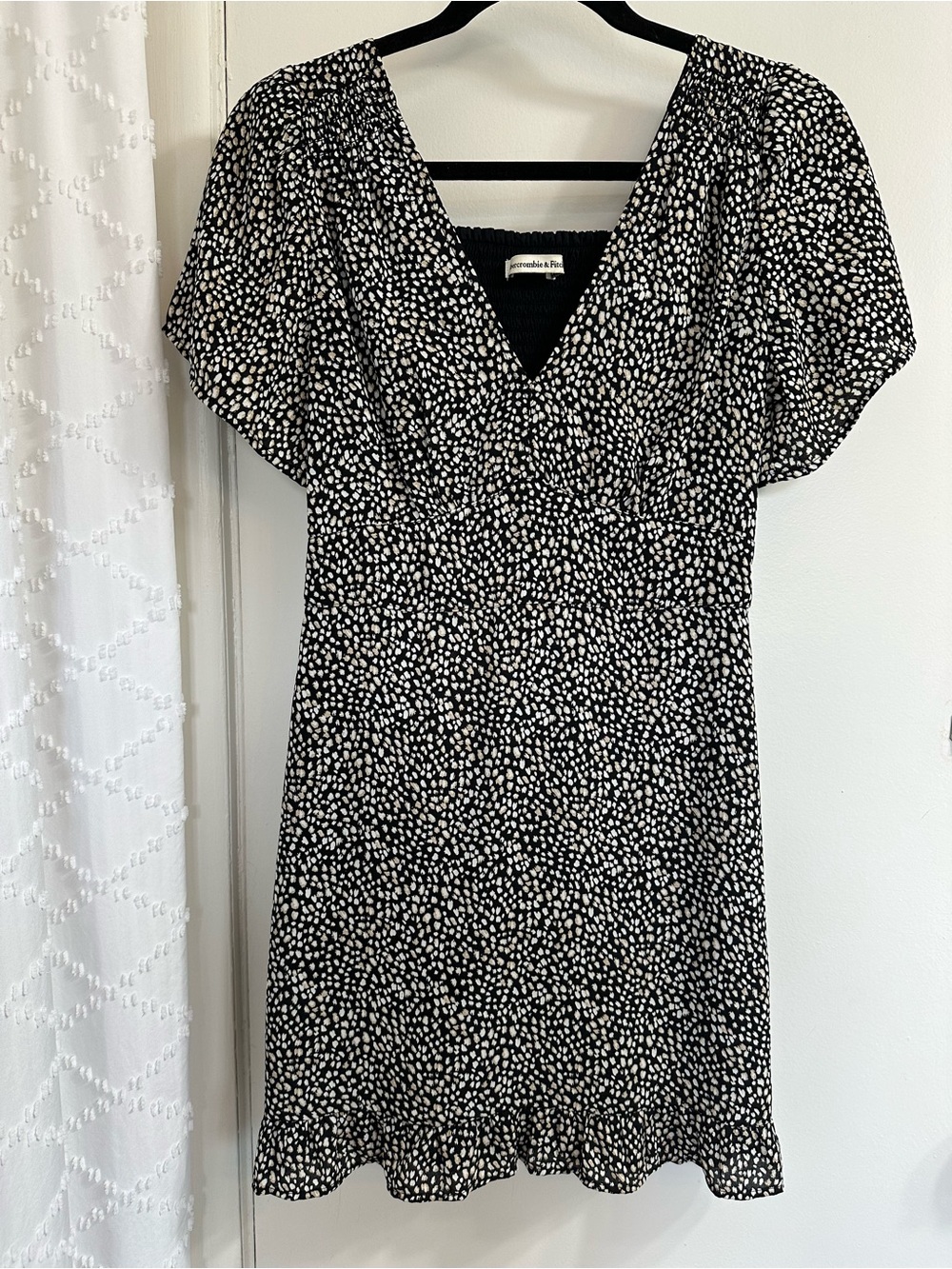 Abercrombie & Fitch Black Pattern Flutter Sleeve Mini Dress